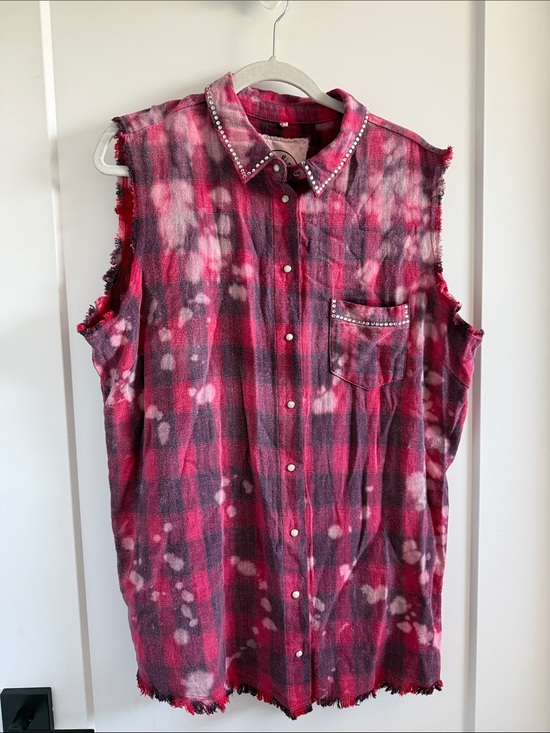 A Rare Bird Tops - Sleeveless Studded Plaid snap-Up Shirt Dress - Pink & Black